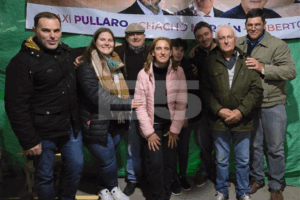 Roberto Giuliani junto a su equipo.